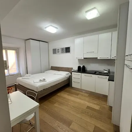 Lägenhet Nest For Two Three Min From Duomo Milano